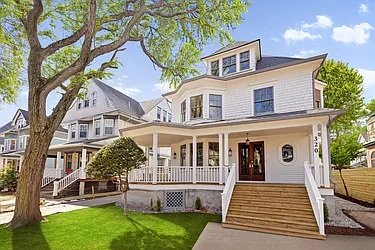 320 East 18th Street