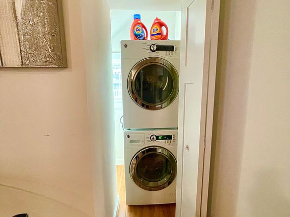 5th image of 314 S Ashley St APT 2
