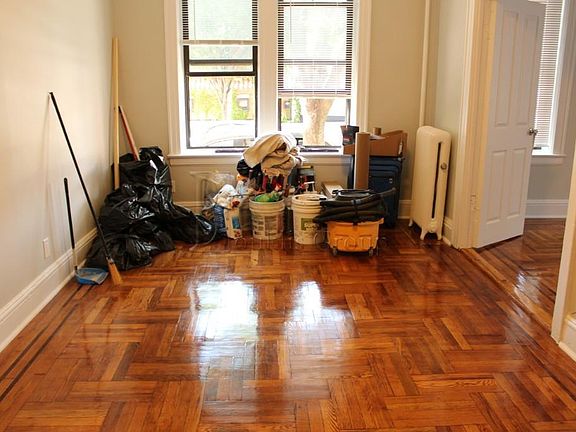3rd image of 2803 34th St APT 1R