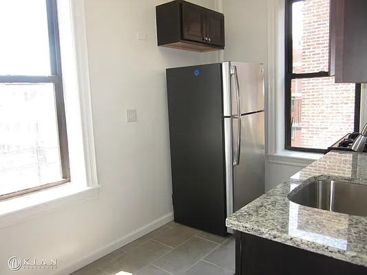 Rented by Kian Realty | media 10