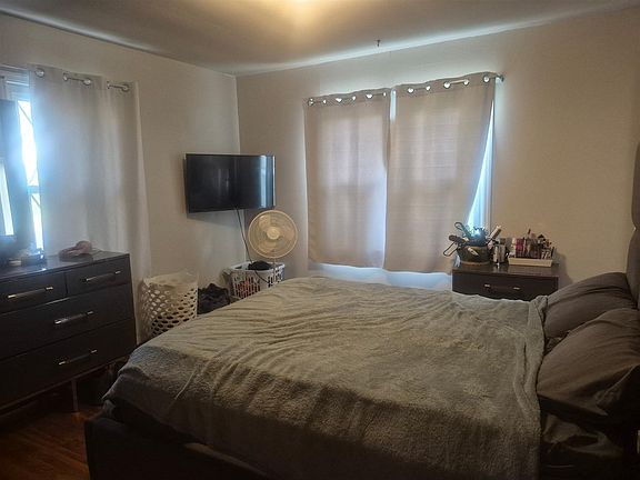 5th image of 221 E Green St