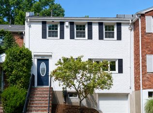 220 Kent St Unit 220, Brookline, MA 02446