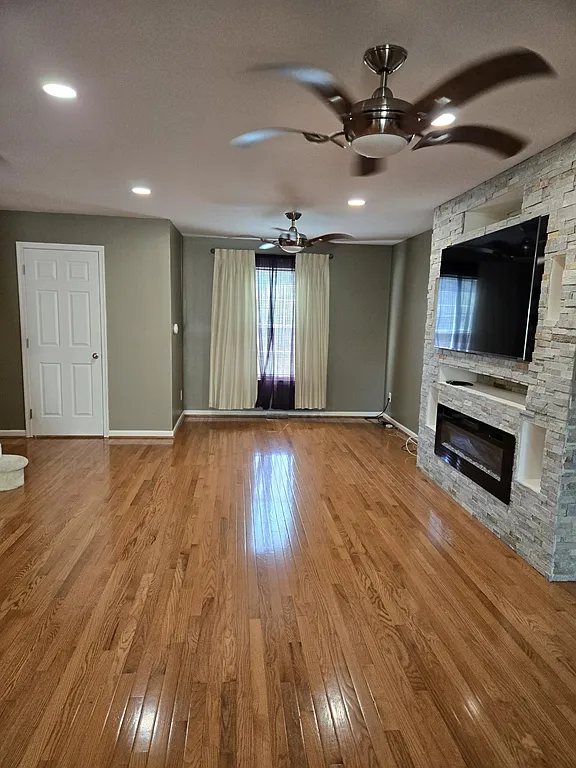 3 bed, 2.5 bath, 1825 sqft, $2,200 — Photo 4