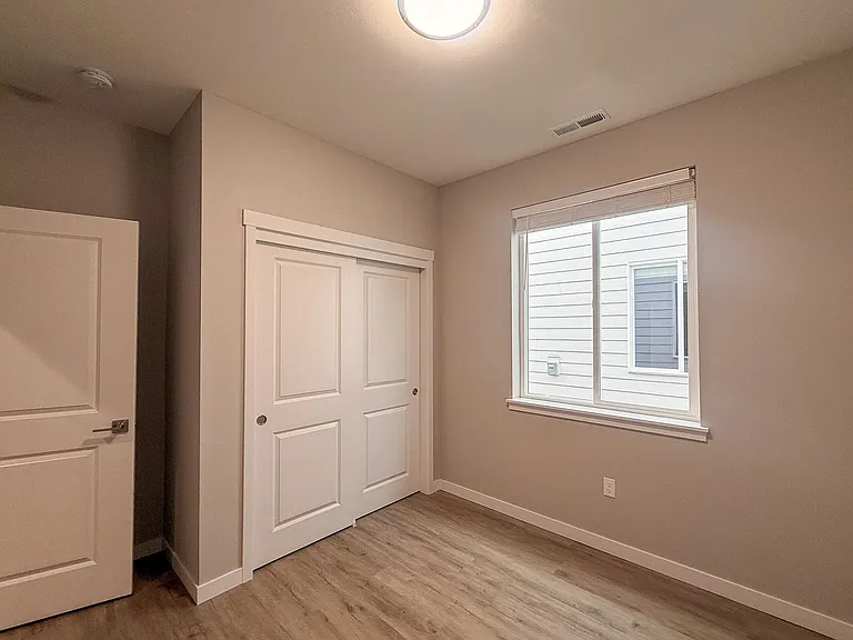 5534-5564 Skyline Rd S — Photo 135
