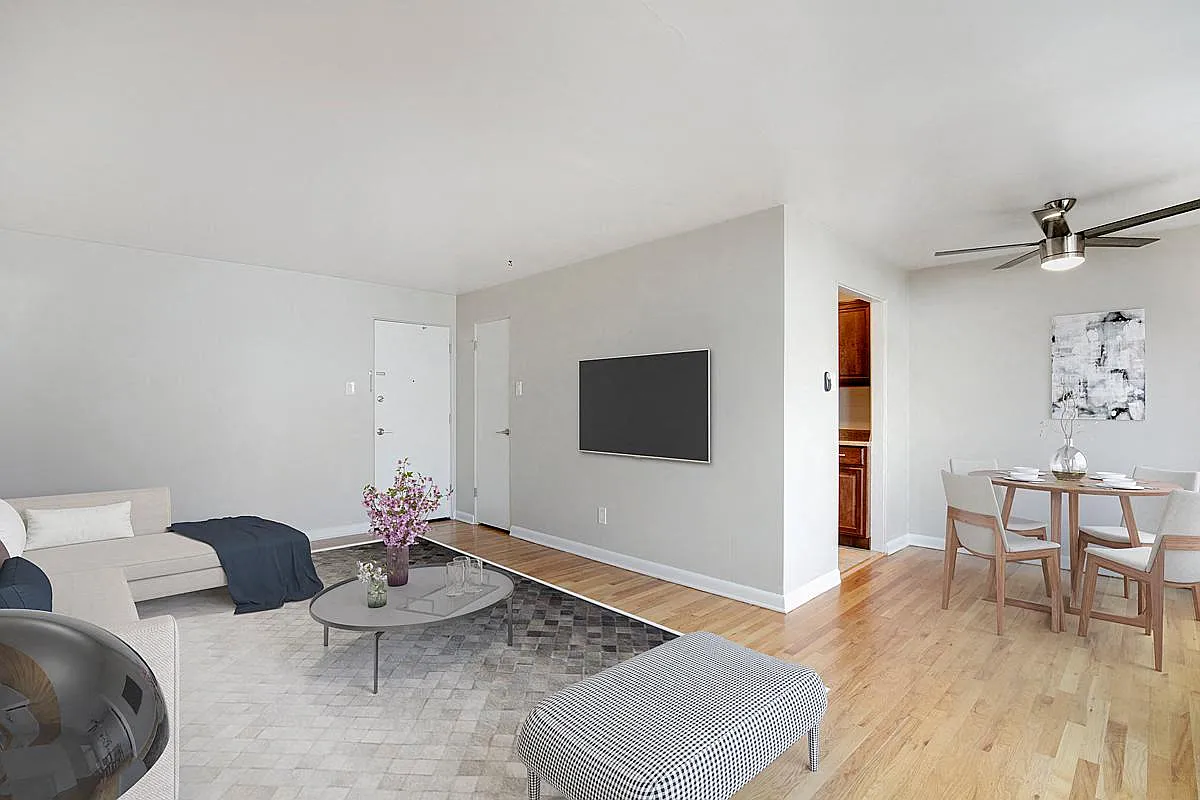 25 Emerson — Photo 4