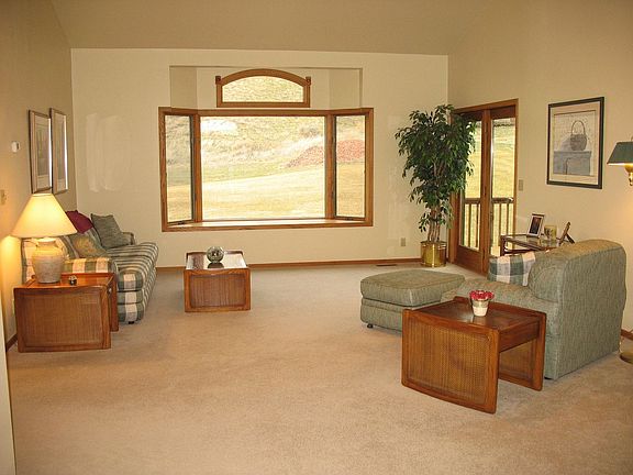Living room with view to the north