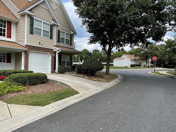 3rd image of 11065 Alderbrook Ln