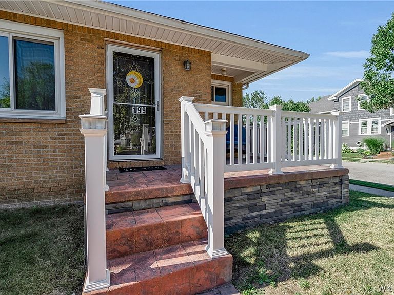 Listing photo 4