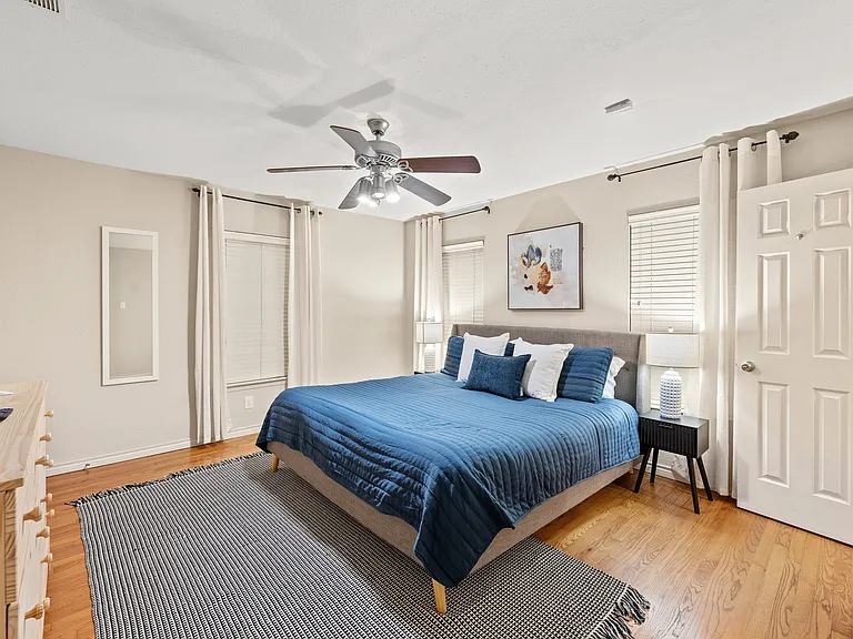 6806 Royal Ln — Photo 10