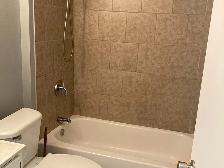 827 W Berry Ave — Photo 13