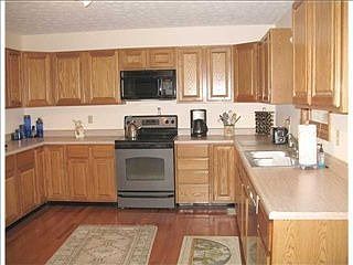 3rd image of 7643 Chestnut Hills Dr