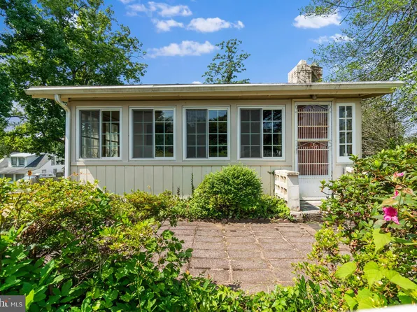 1 Hillcrest Rd, Riva, MD 21140