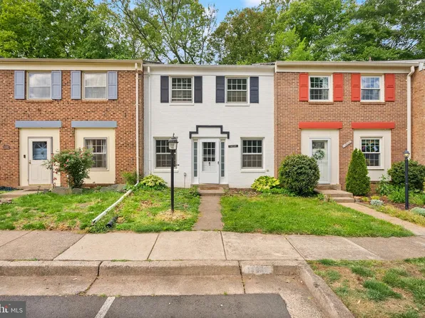 14832 Smethwick Pl, Centreville, VA 20120