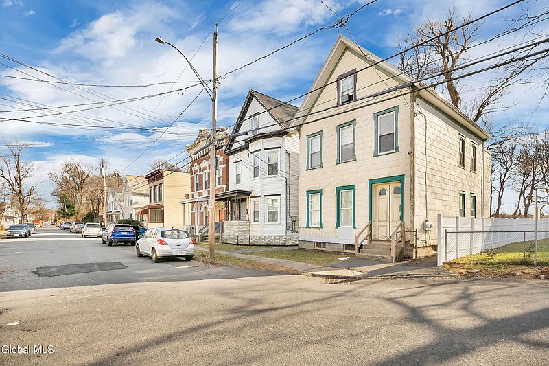 2nd image of 1822 Highland Avenue