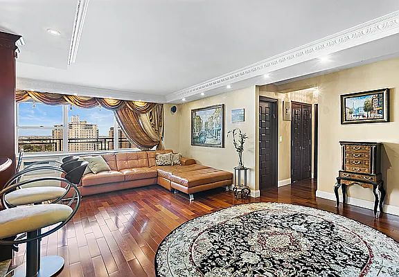 3rd image of 2932 W 5th St APT 18H