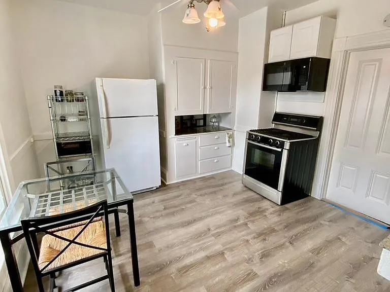 93 Pierce Ave #A — Photo 15
