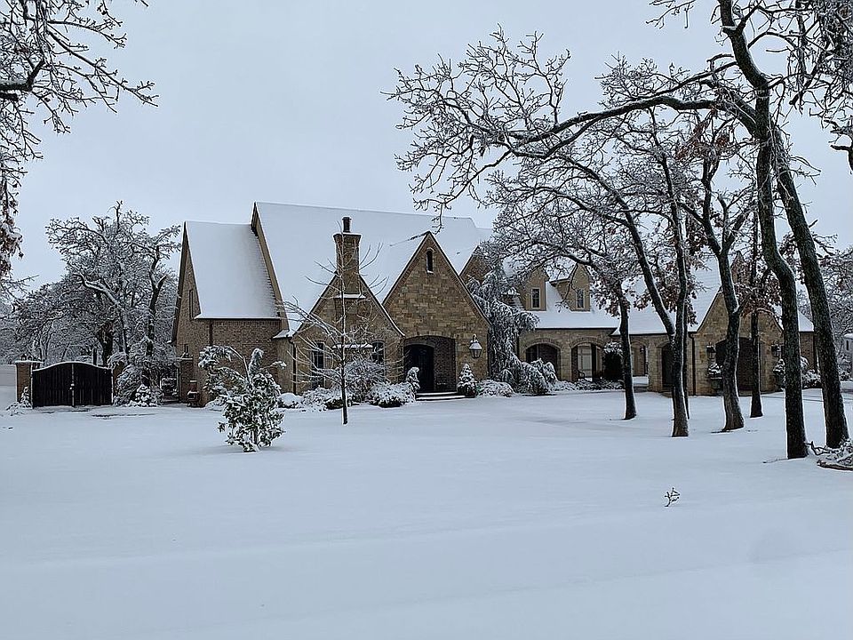 2nd image of 1605 Maple Dr