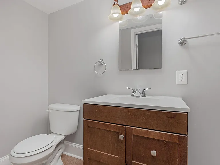 104 S Carrollton Ave — Photo 15