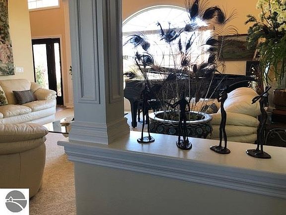 5th image of 4013 Stoneridge Dr