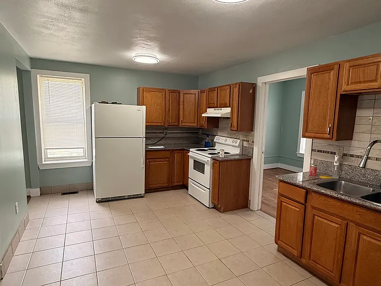 1641 W Genesee St #2 — Photo 4