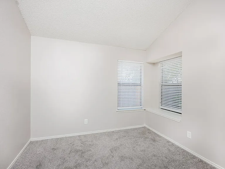 1416 Horncastle St — Photo 12