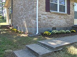 1st image of 810 Helton Dr