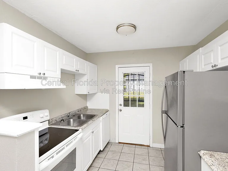 226 S Hill Ave — Photo 5
