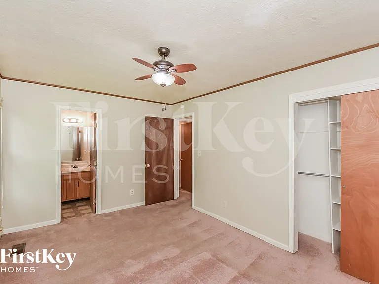 5691 Dobbs Ferry Dr — Photo 8