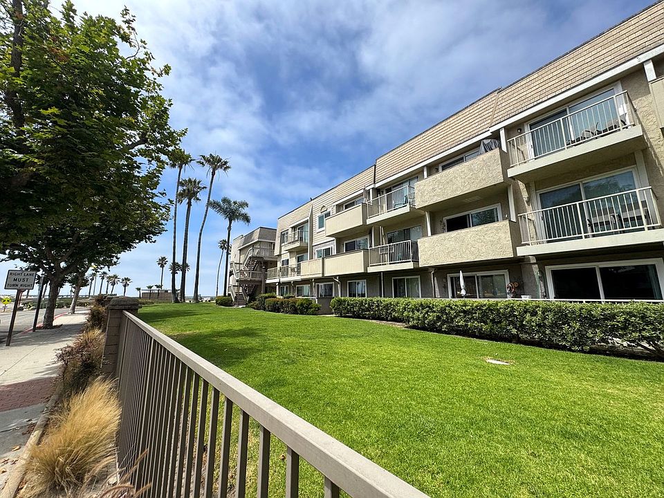 1st image of 390 E Surfside Dr