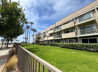 390 E Surfside Dr, Port Hueneme, CA 93041
