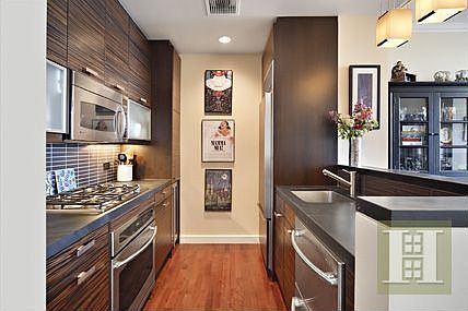 3rd image of 101 W 24th St APT 16C
