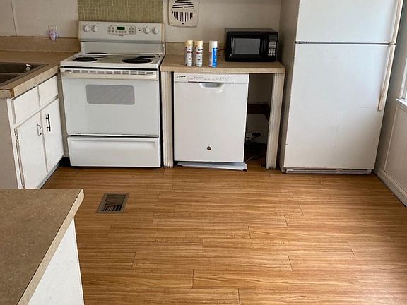 2nd image of 16173 SE 13th St