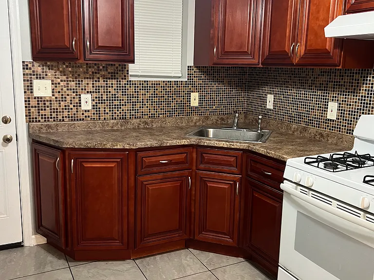 145 E Pleasant St — Photo 6