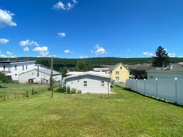 206 W Early Ave, Coaldale, PA 18218