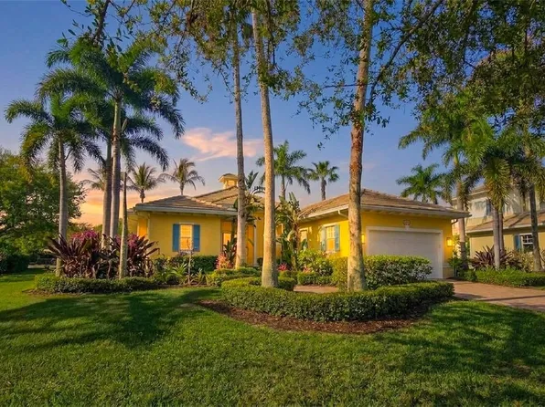 2815 Saint Barts Sq, Vero Beach, FL 32967