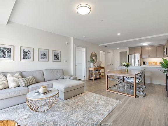 2nd image of 1489 Banwell Rd #423