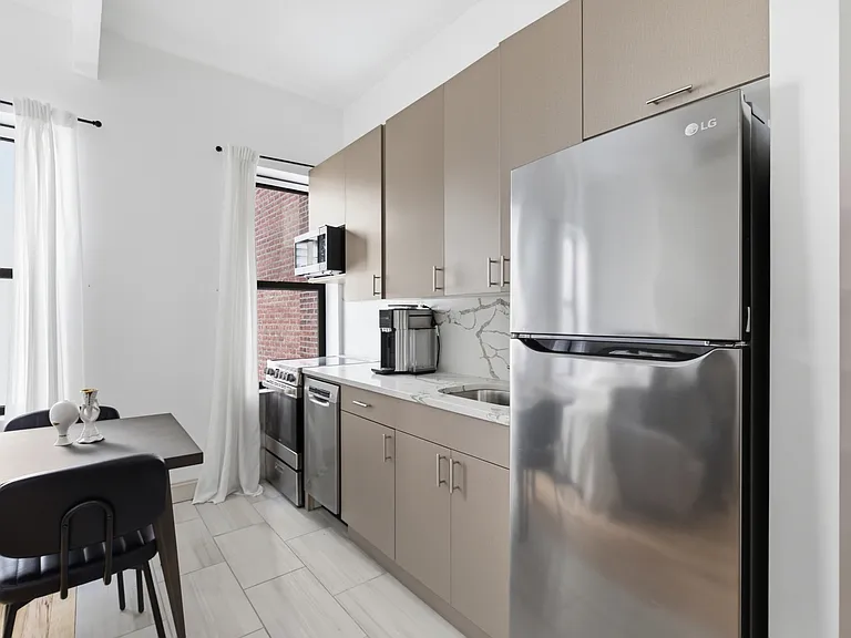 47 W 71st St #5R — Photo 3