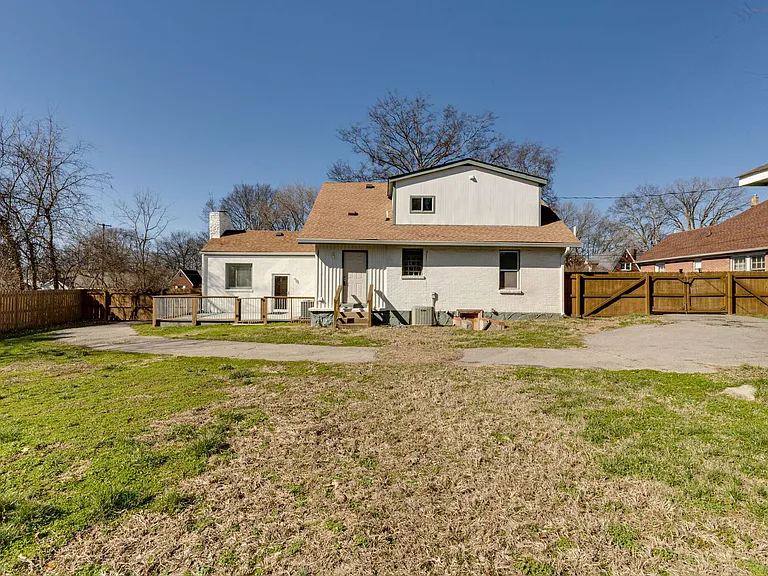819 E Meade Ave — Photo 7