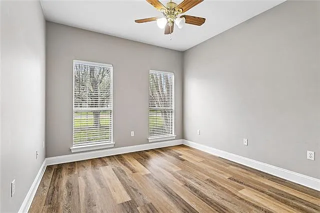 39350 Brookfield Dr — Photo 3