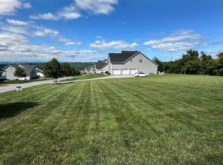 67 Ridgeline Dr, Poughkeepsie, NY 12603