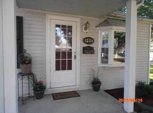 1224 Schultz St, Defiance, OH 43512