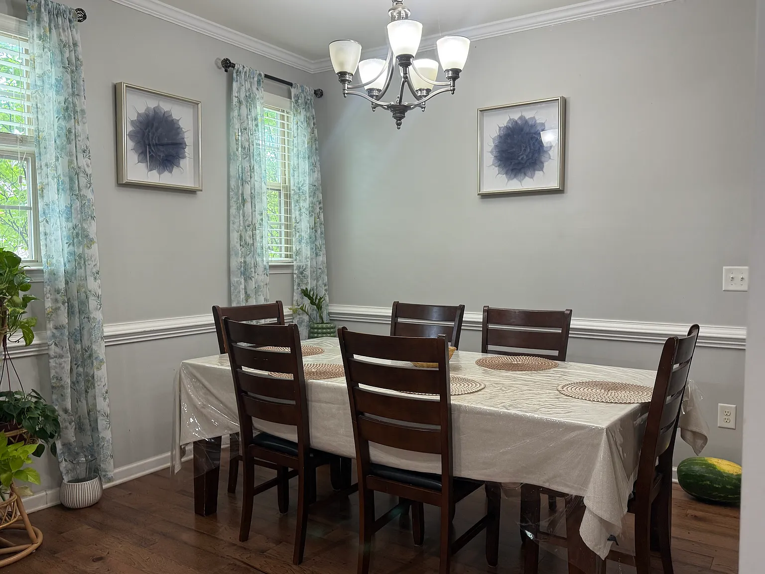 4 bed, 2852 sqft, $2,975 — Photo 4