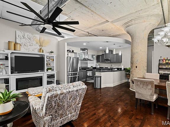 3rd image of 4100 Forest Park Ave #316