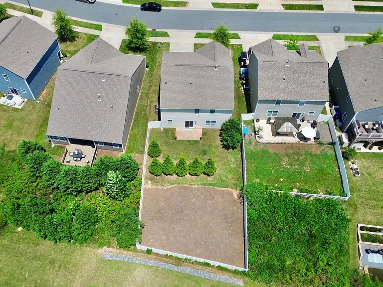 181 Atwater Landing Dr — Photo 48
