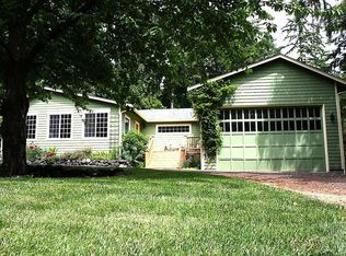 9940 NE Valley Rd, Bainbridge Island, WA 98110