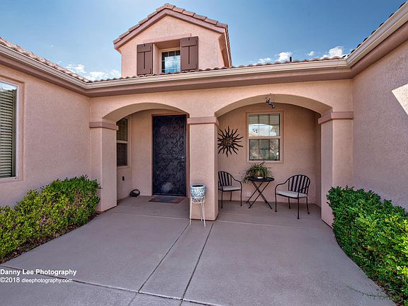 3rd image of 3032 E Autumn Rose Dr