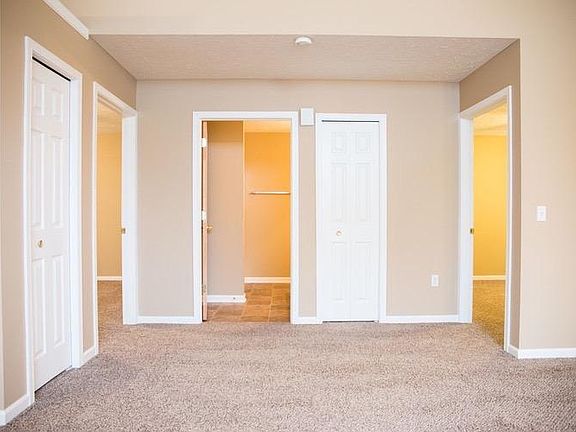 4th image of 241 Portage Trail Ext W APT 1