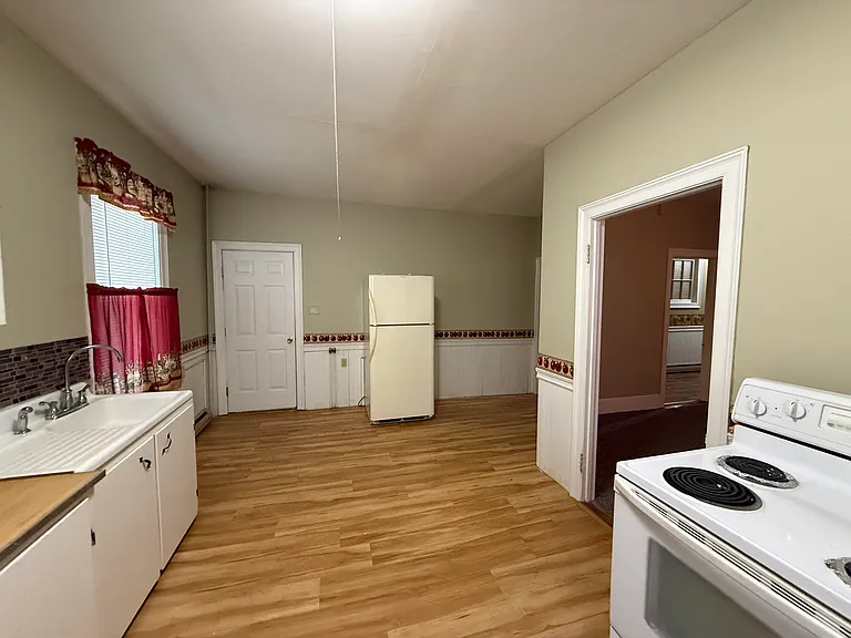 332 Hancock St #1 — Photo 5