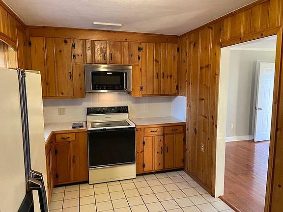 5th image of 211 Fairacres Dr