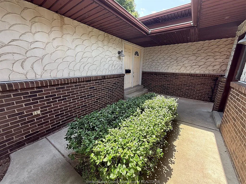 3 bed, $3,200 — Photo 4